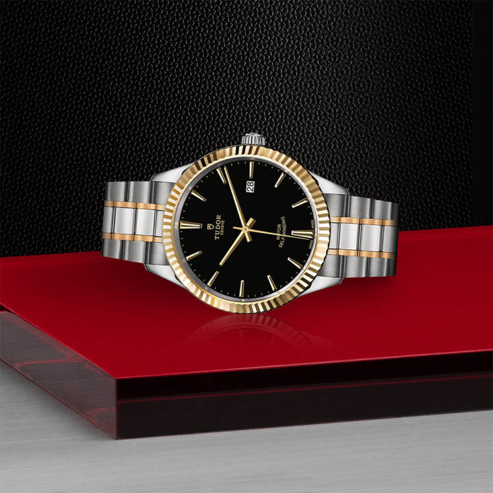 Tudor Style M12713