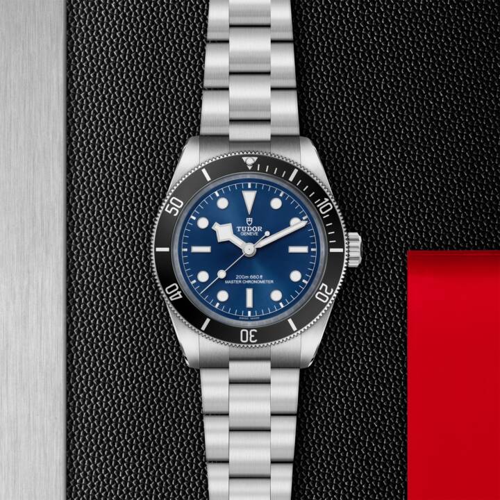 Tudor Black Bay 68 MT5601-U 43mm steel case Blue dial m7943a1a0nu-0001